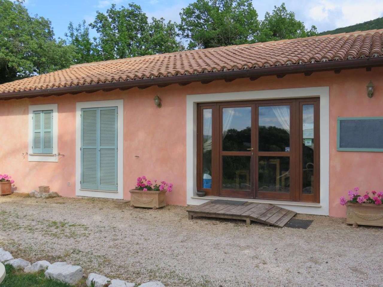 Agriturismo San Martino Foligno Exteriör bild